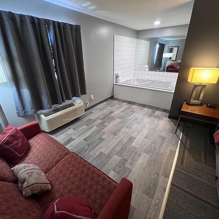 American Inn And Suites Ionia Extérieur photo