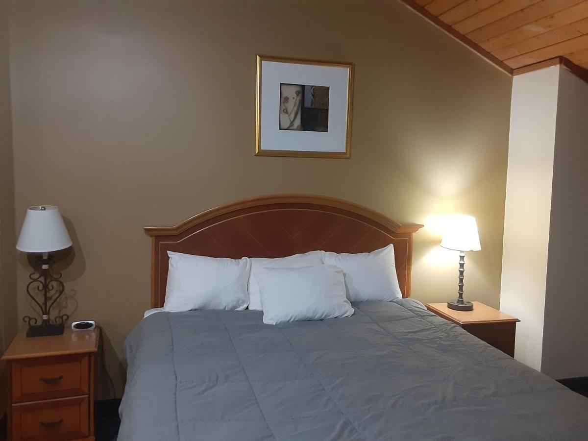 American Inn And Suites Ionia Extérieur photo
