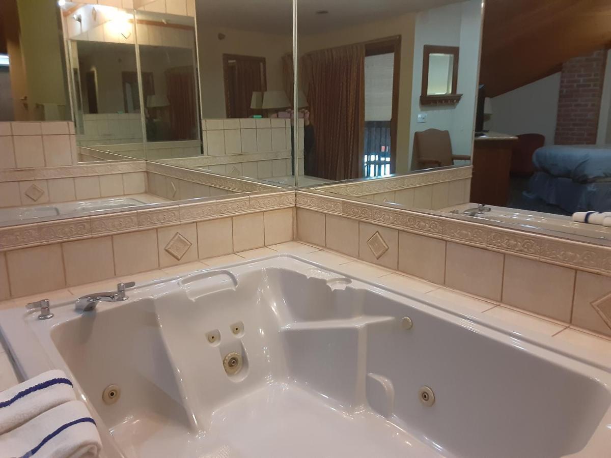 American Inn And Suites Ionia Extérieur photo