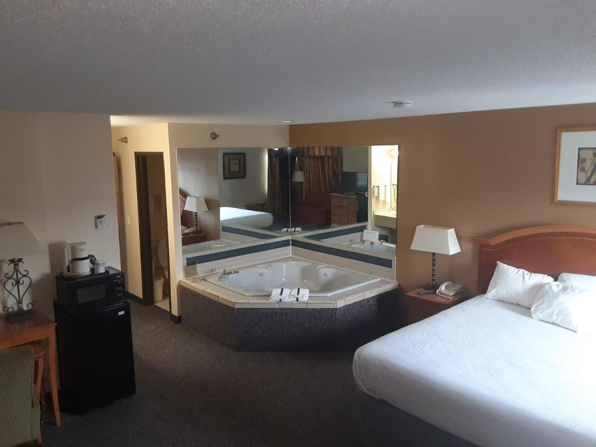 American Inn And Suites Ionia Extérieur photo