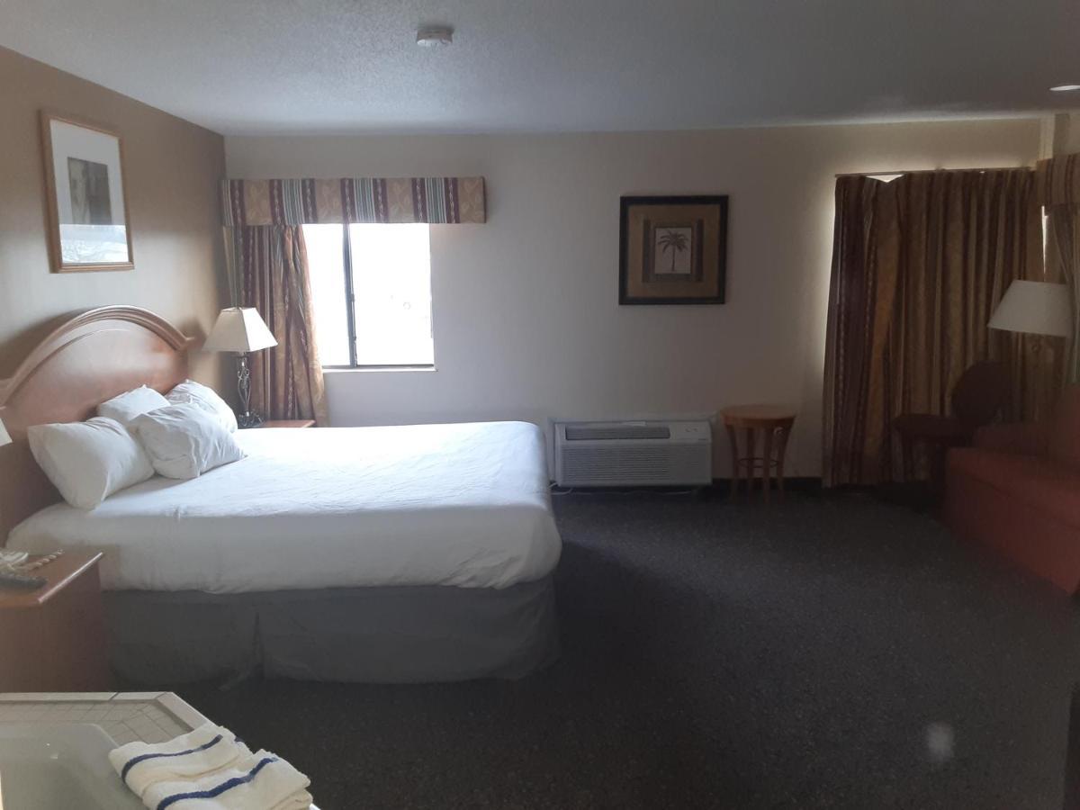 American Inn And Suites Ionia Extérieur photo