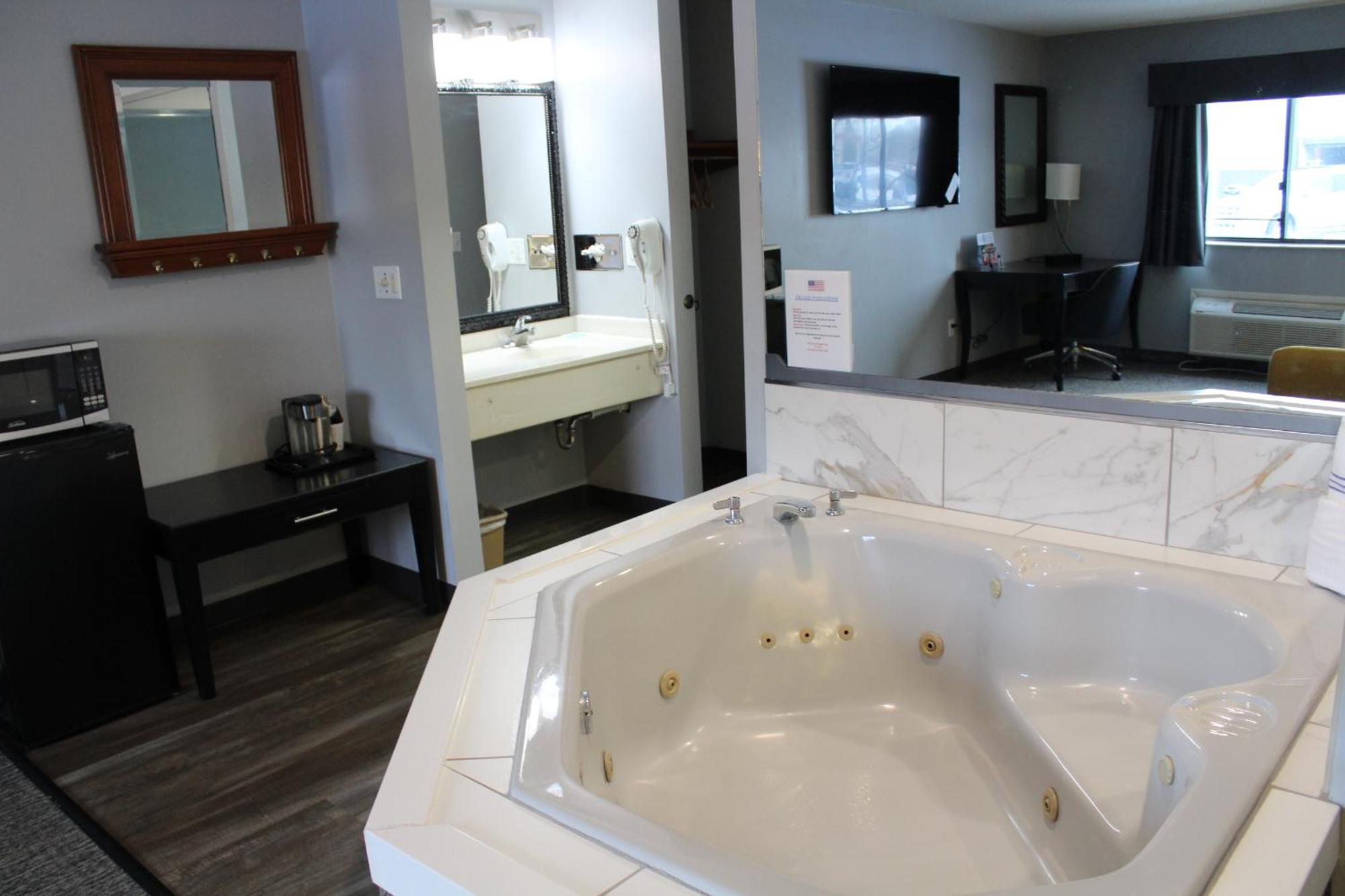 American Inn And Suites Ionia Extérieur photo