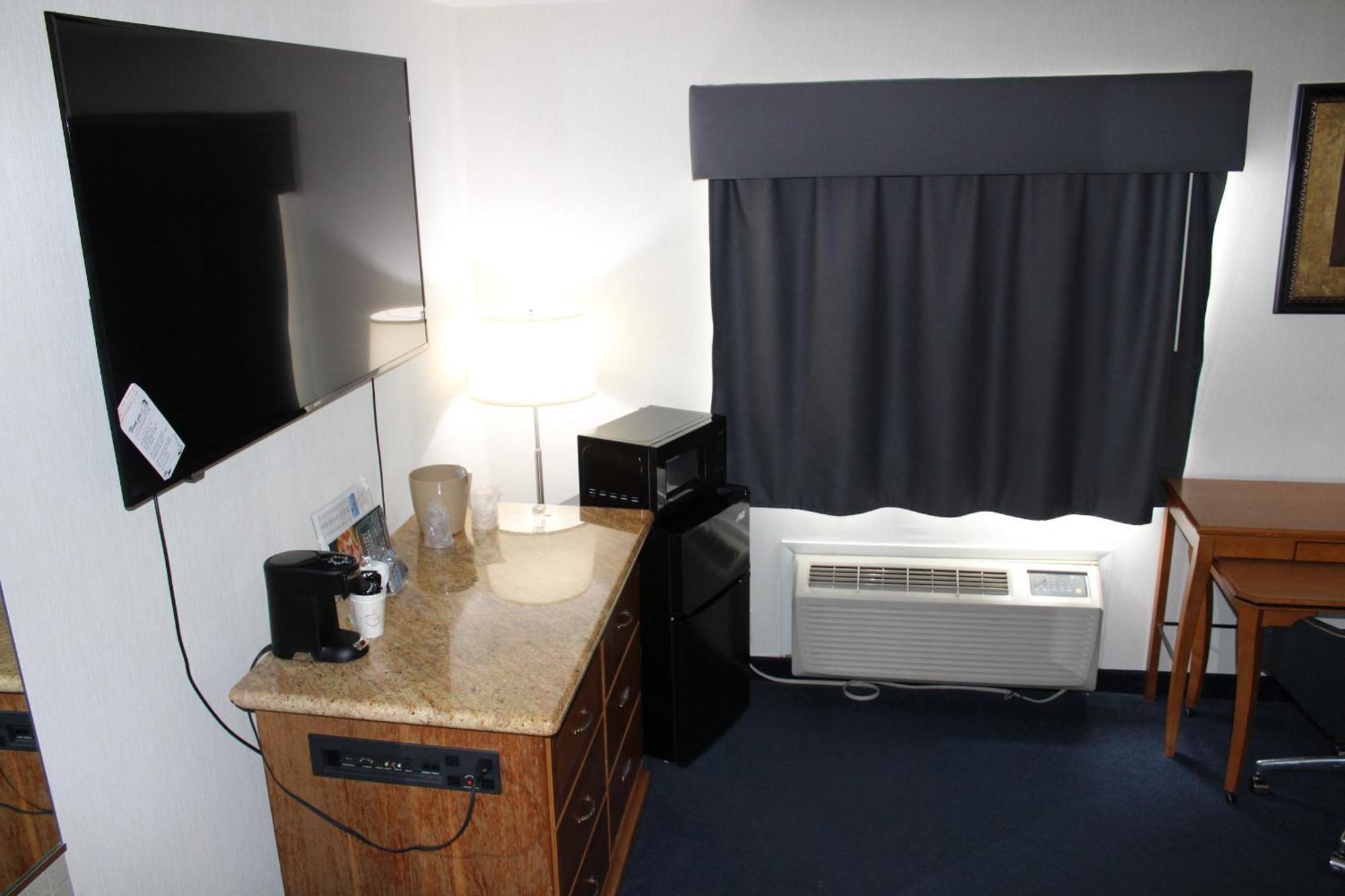 American Inn And Suites Ionia Extérieur photo
