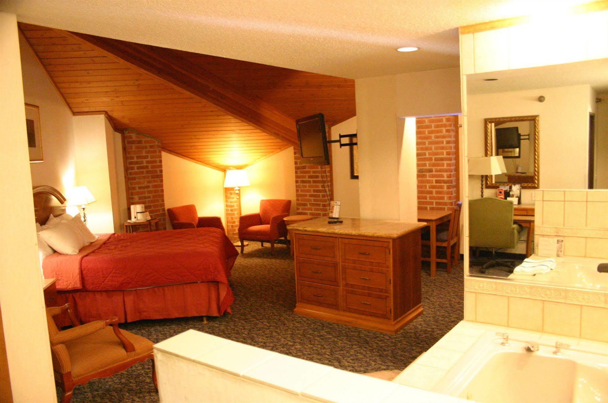 American Inn And Suites Ionia Extérieur photo
