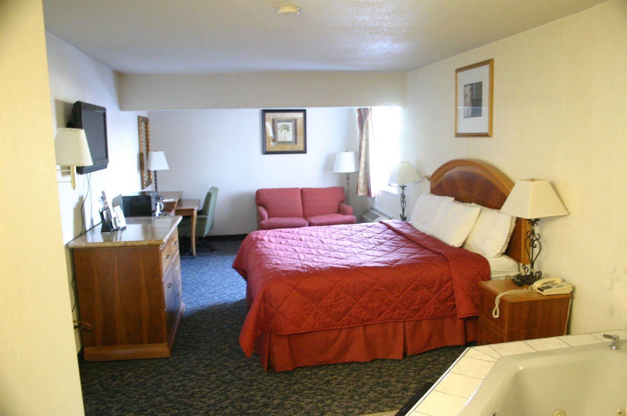 American Inn And Suites Ionia Extérieur photo