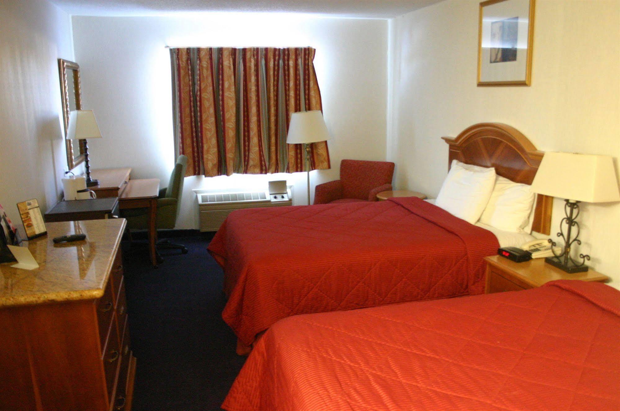 American Inn And Suites Ionia Extérieur photo