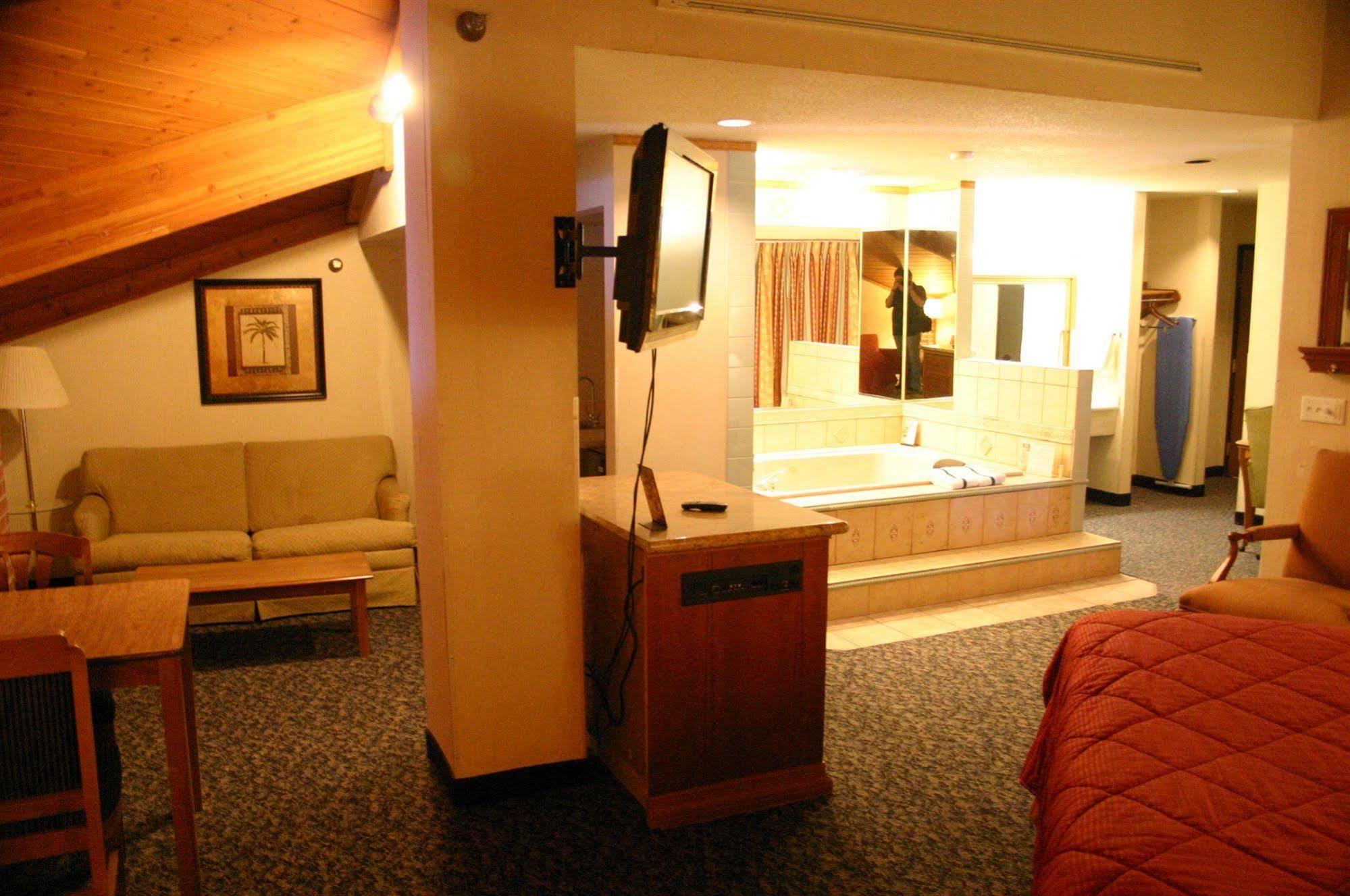 American Inn And Suites Ionia Extérieur photo